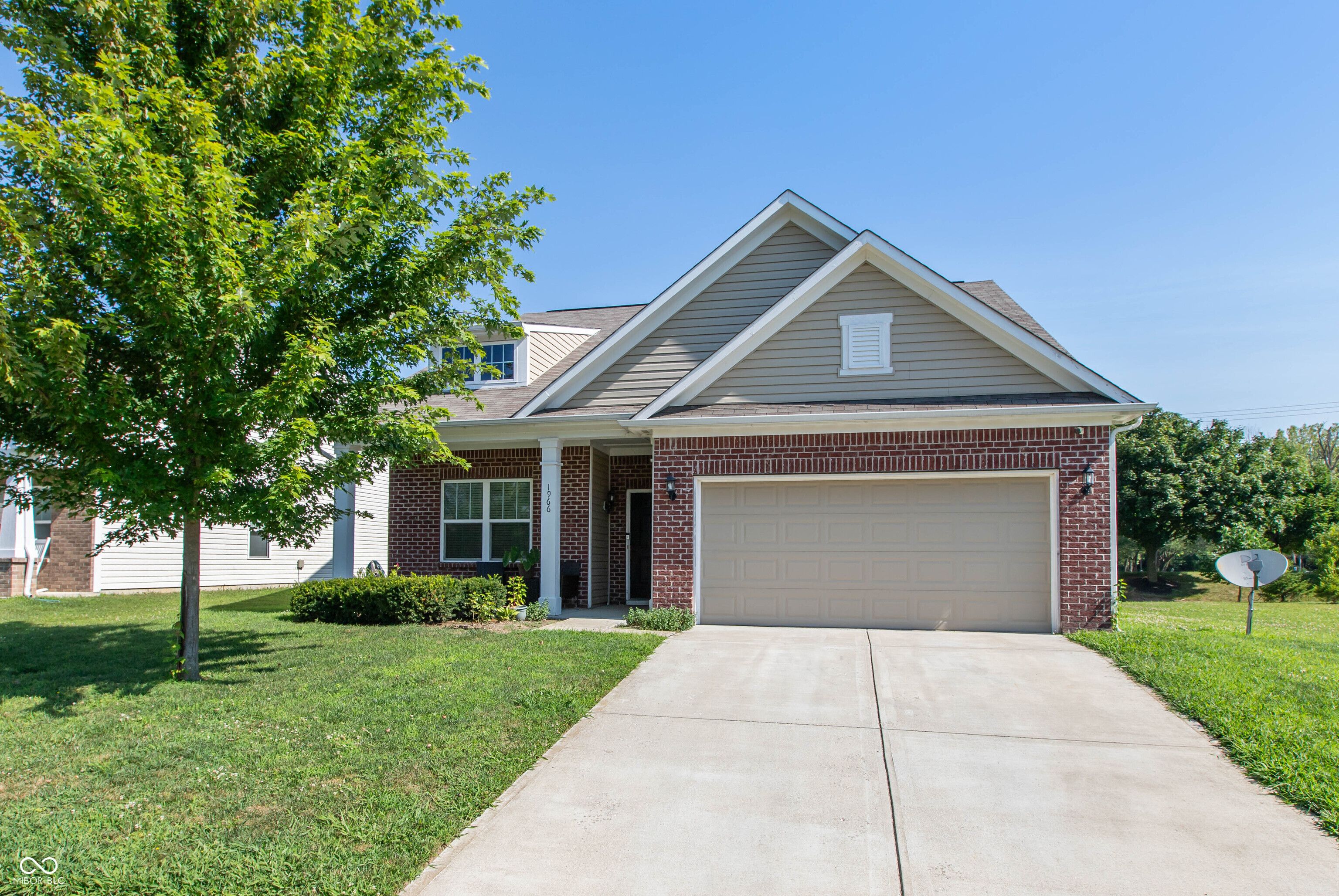 1966 Silverberry Drive