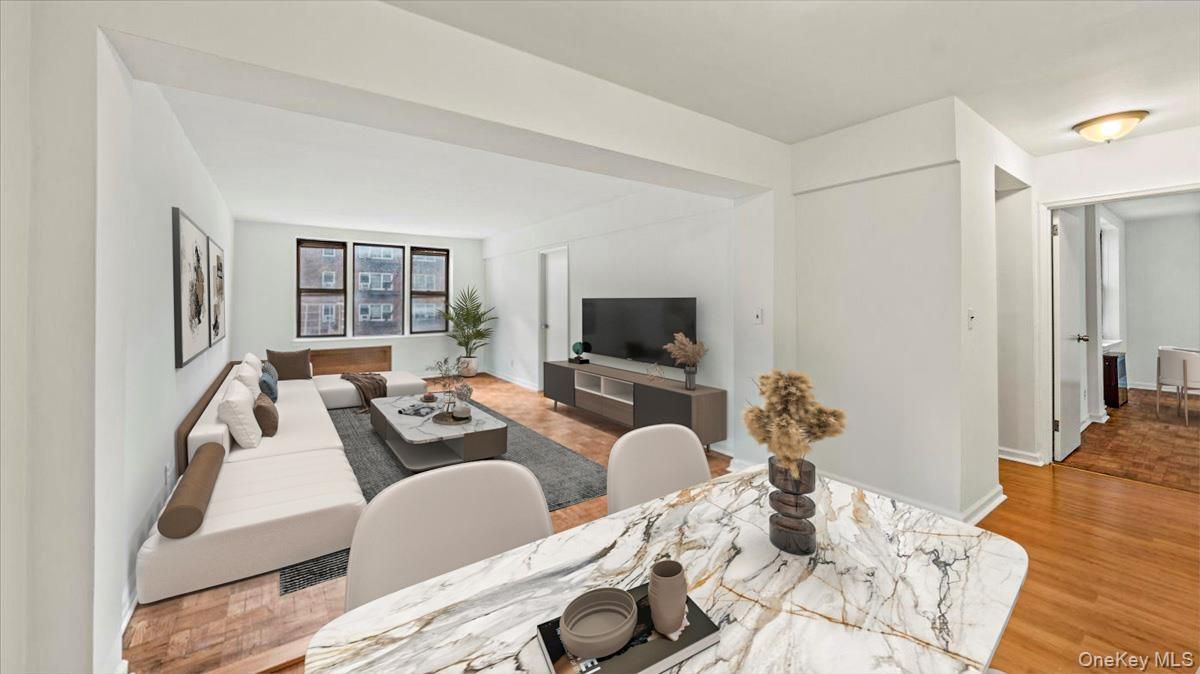 300 N Broadway 2H