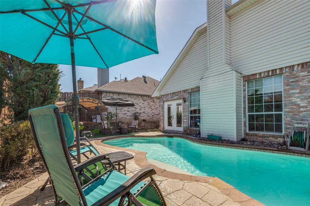 900 Crest Ridge Court
