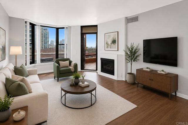 500 W Harbor Drive 716