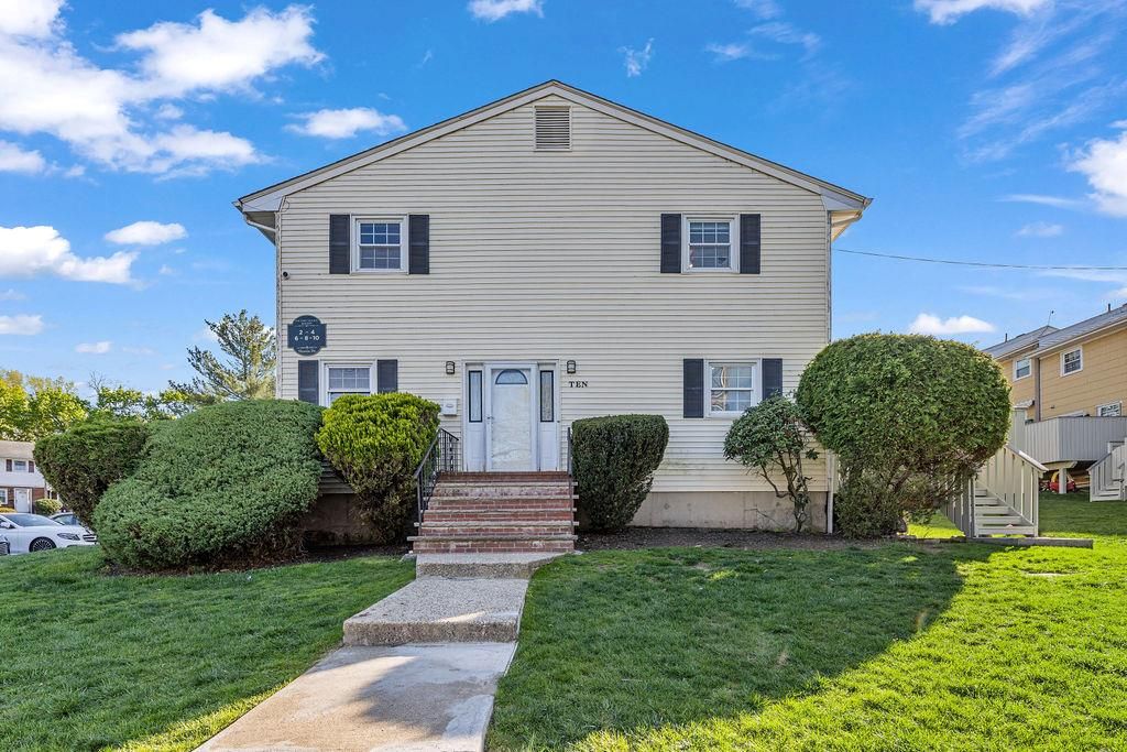 10 Sharon Drive