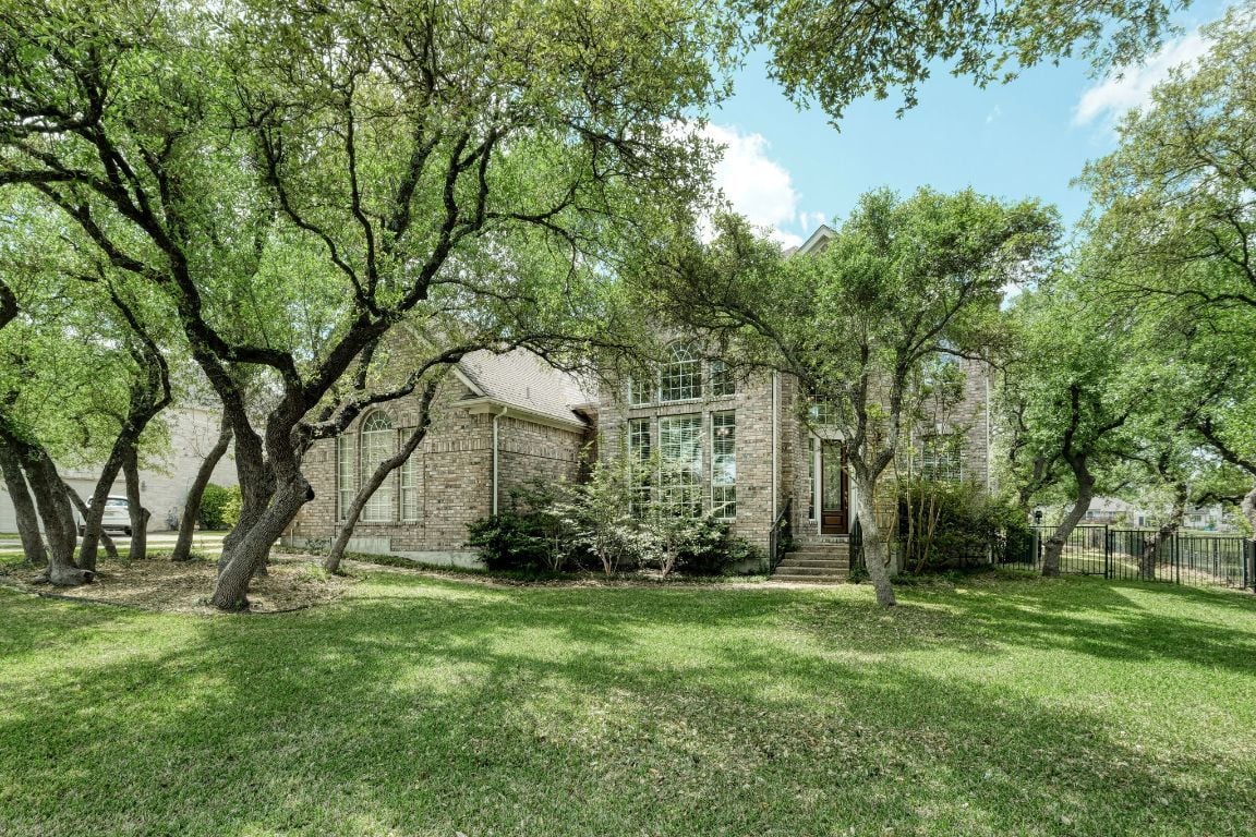 3803 Bobby Jones Way