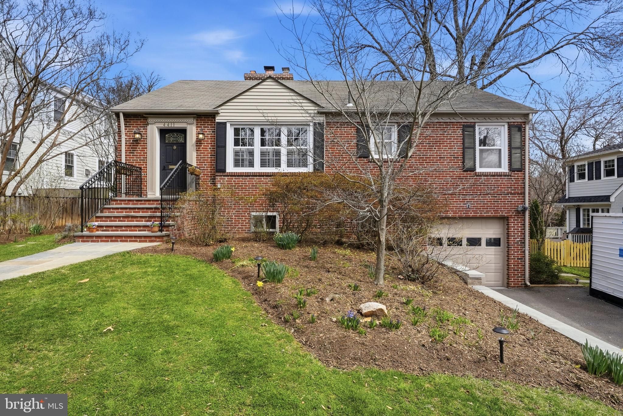 4411 Glenridge Street