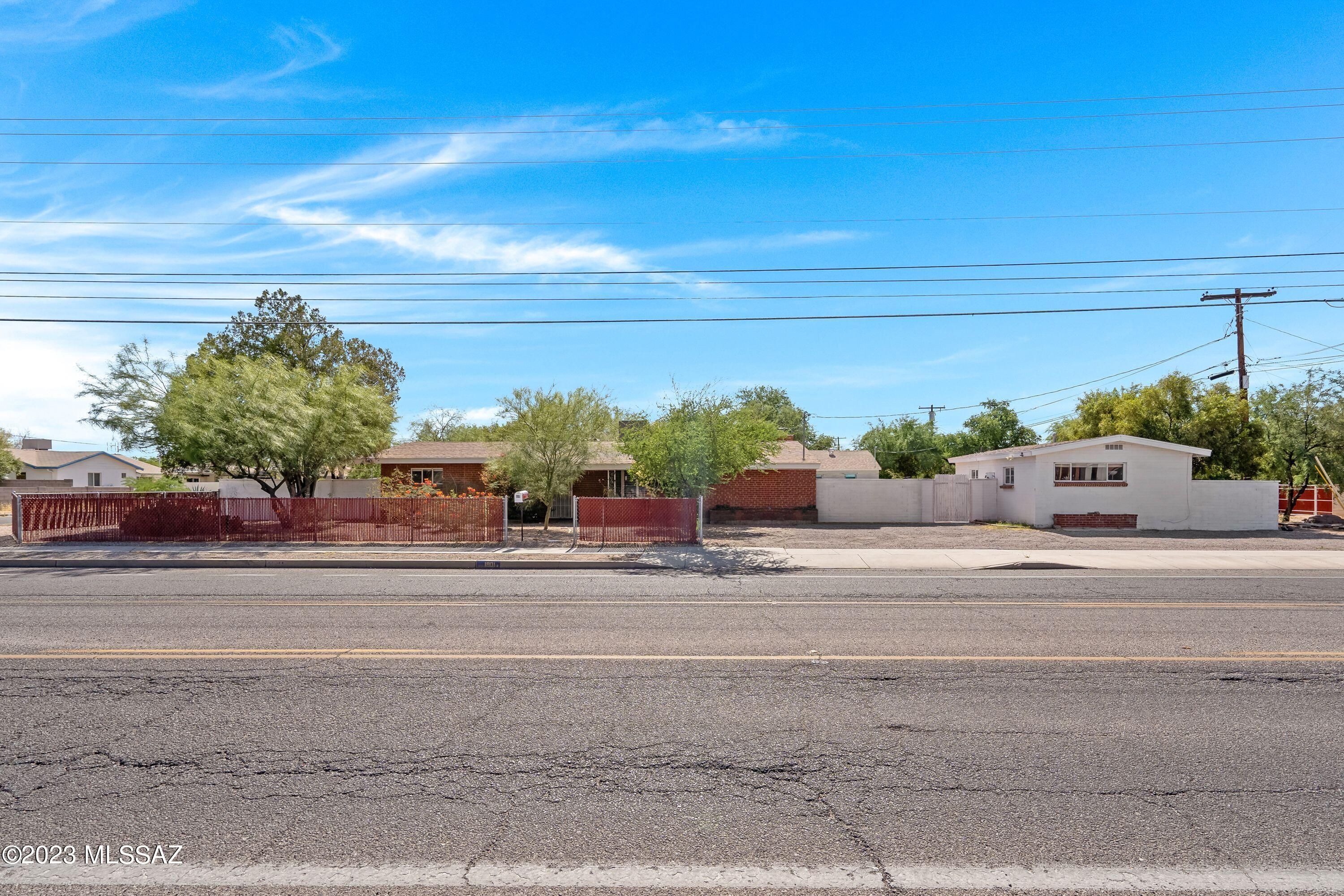 1901 N Columbus Boulevard