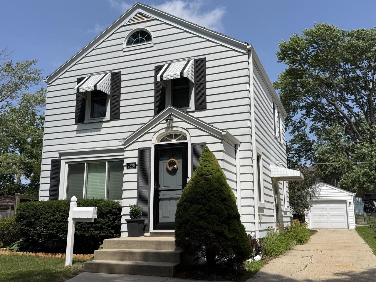 2328 S 77th Street