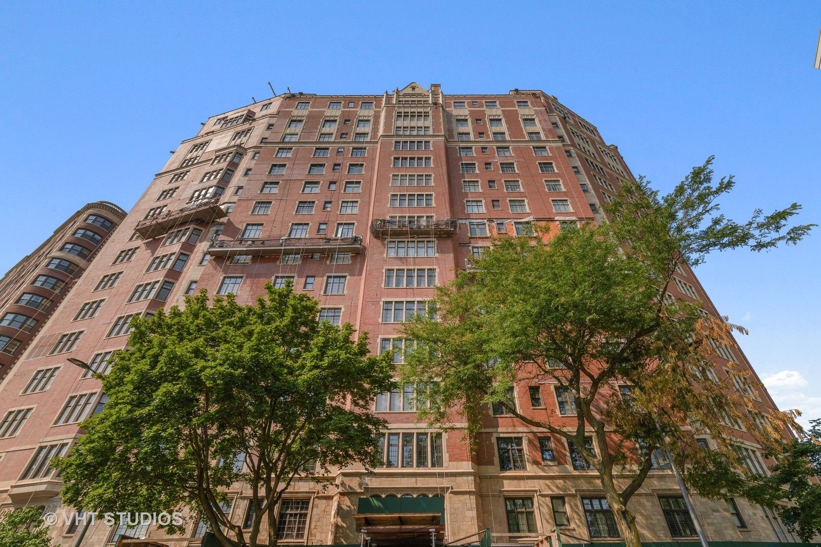 3800 N Lake Shore Drive 1B