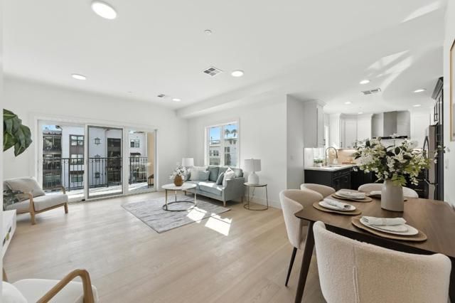 560 El Camino Real 201