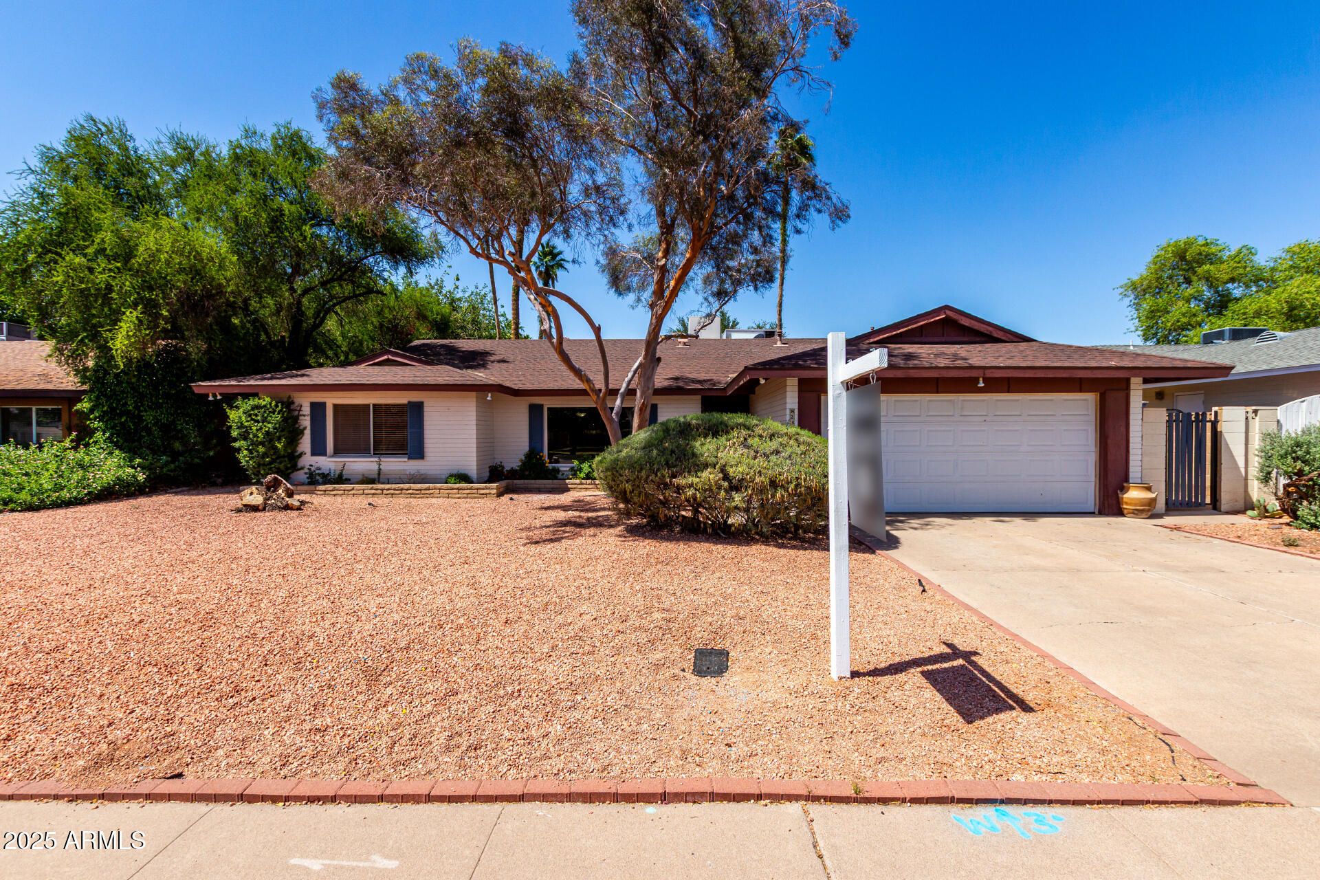 8238 E Jackrabbit Road