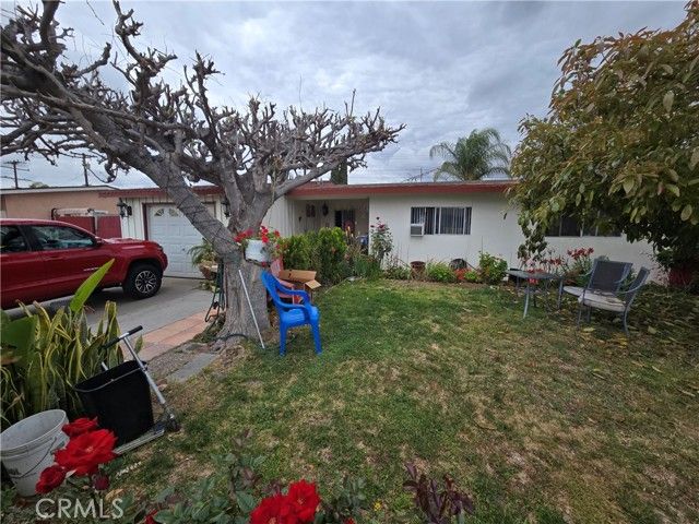 1269 E Vermont Avenue