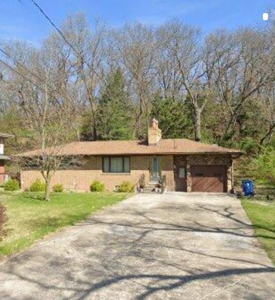 7626 Forest Court