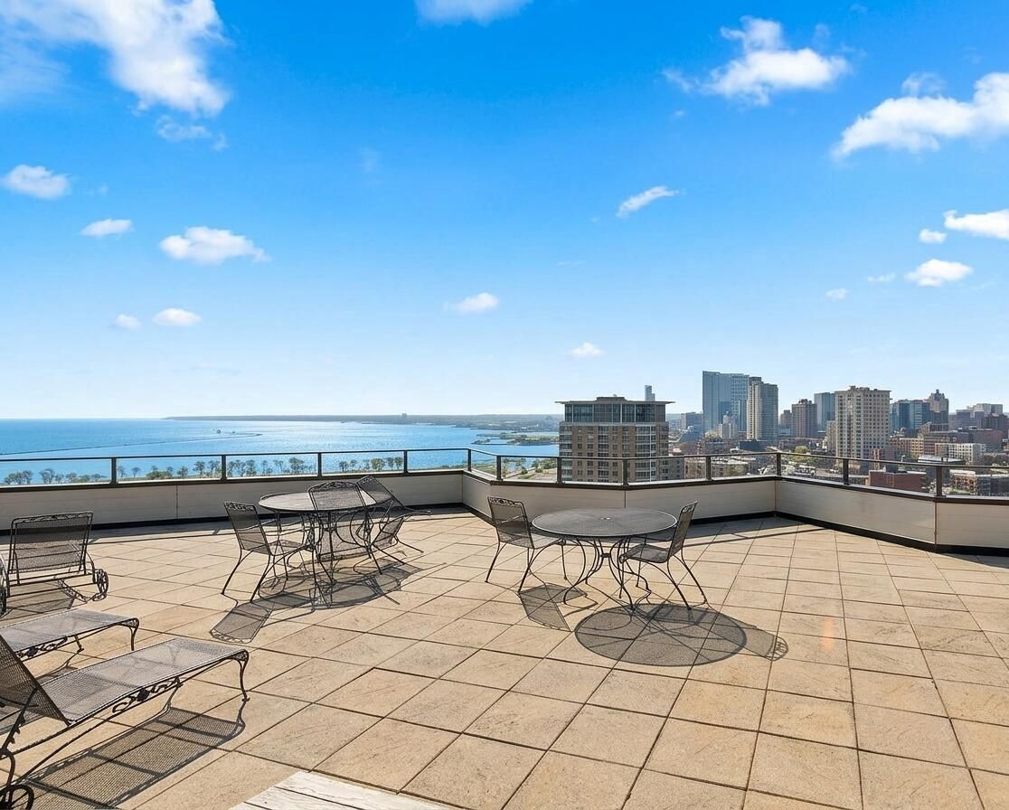 1633 N Prospect Avenue 5D