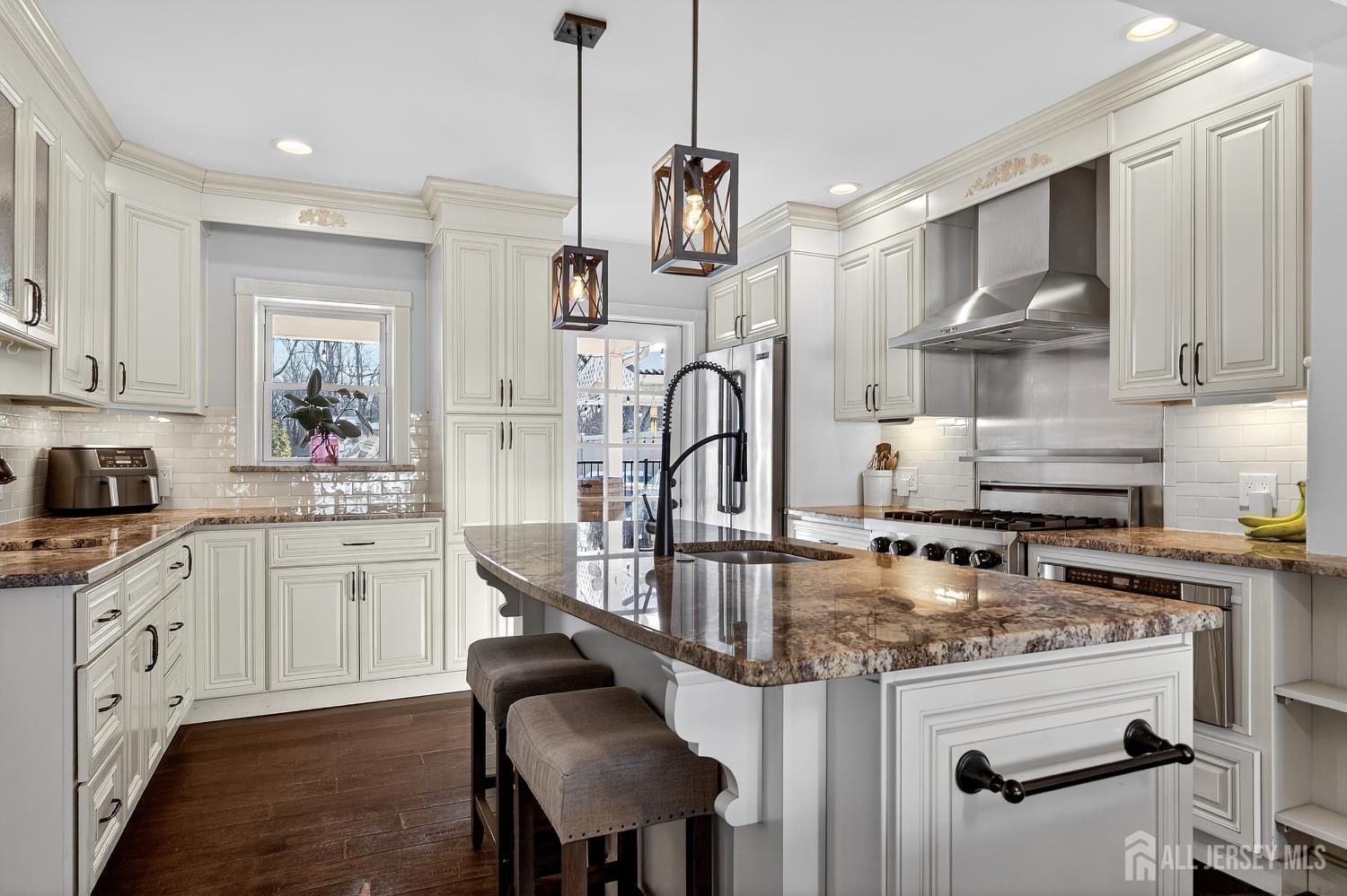 47 E Sedgwick Street