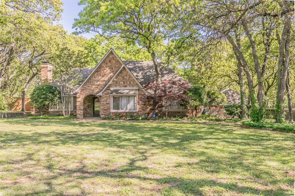 2111 Meadowview Drive