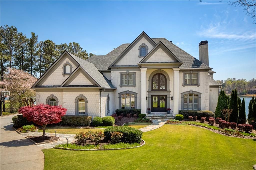 1160 Lake Shore Overlook