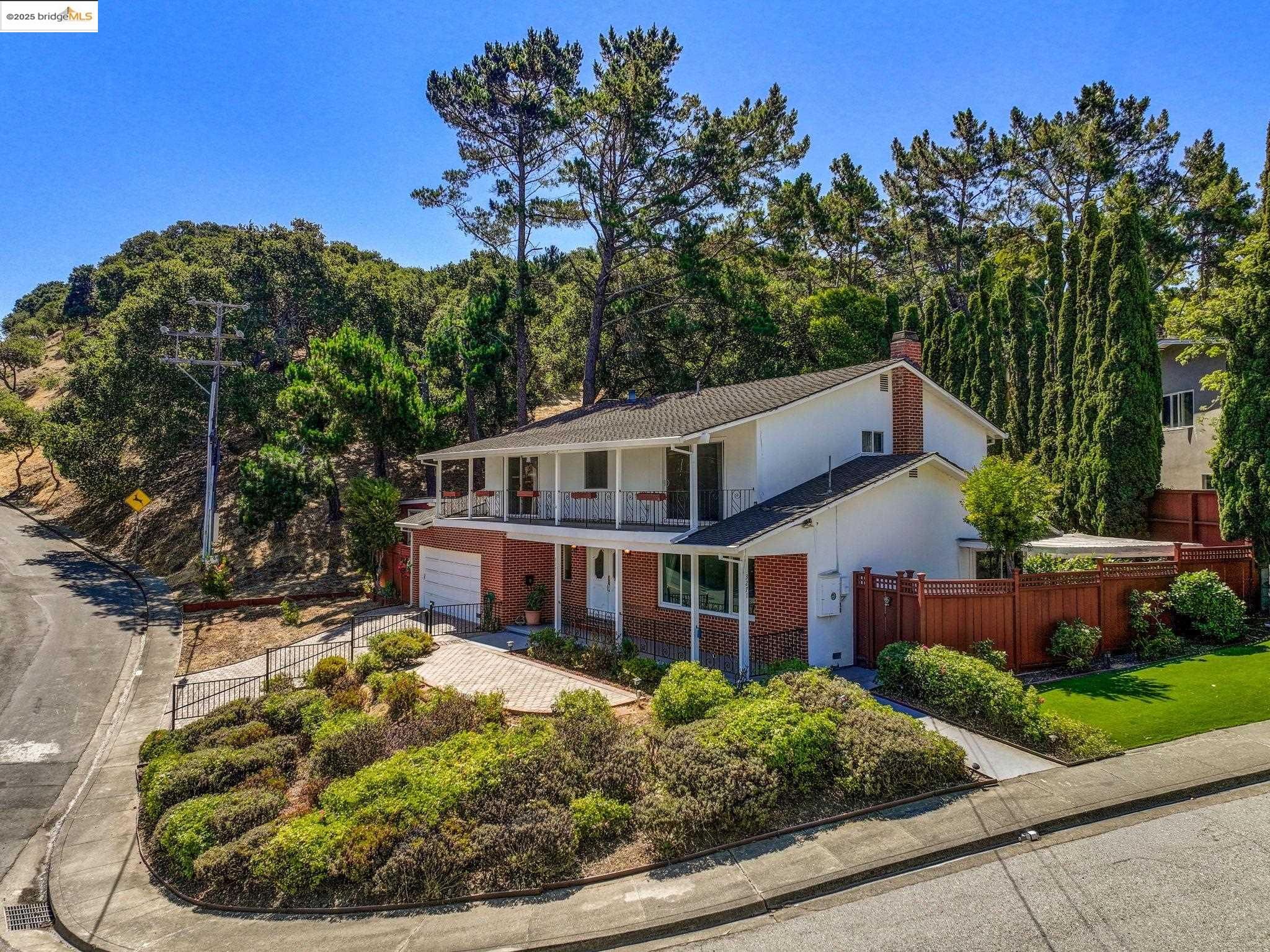 3271 Brittan Ave