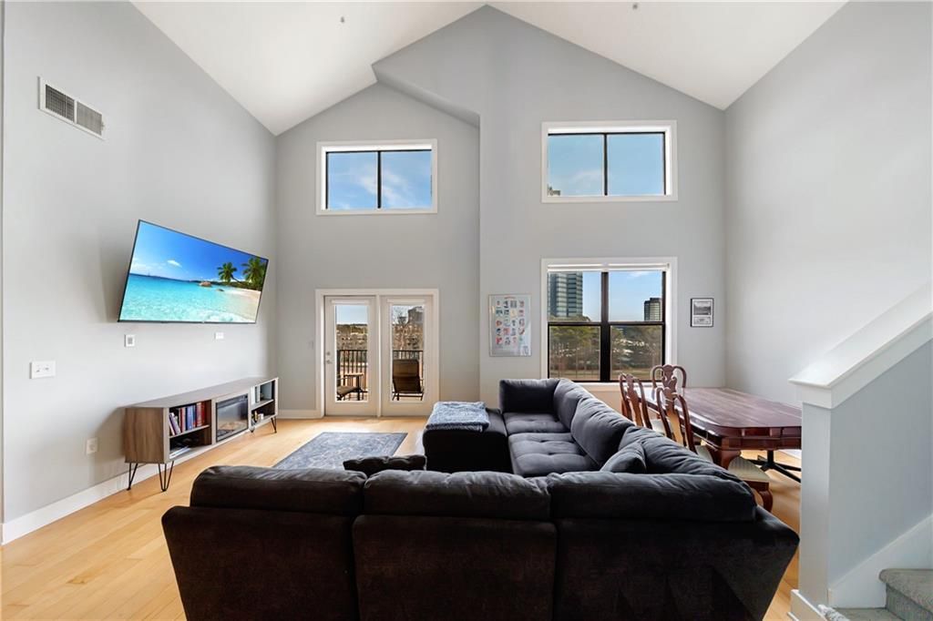 799 Hammond Drive 423