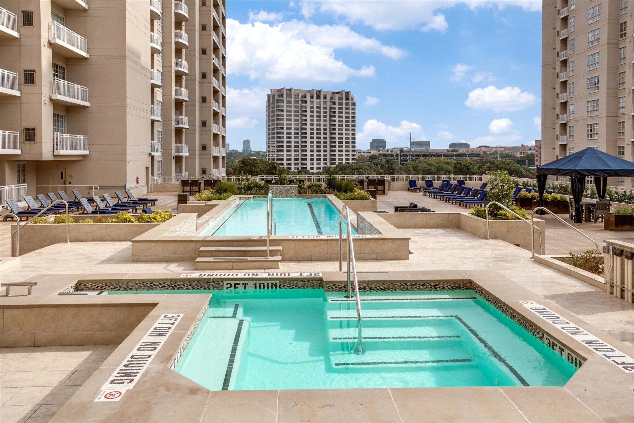 3225 Turtle Creek Boulevard 520