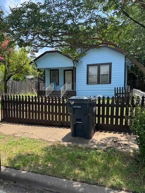 1806 Live Oak Avenue