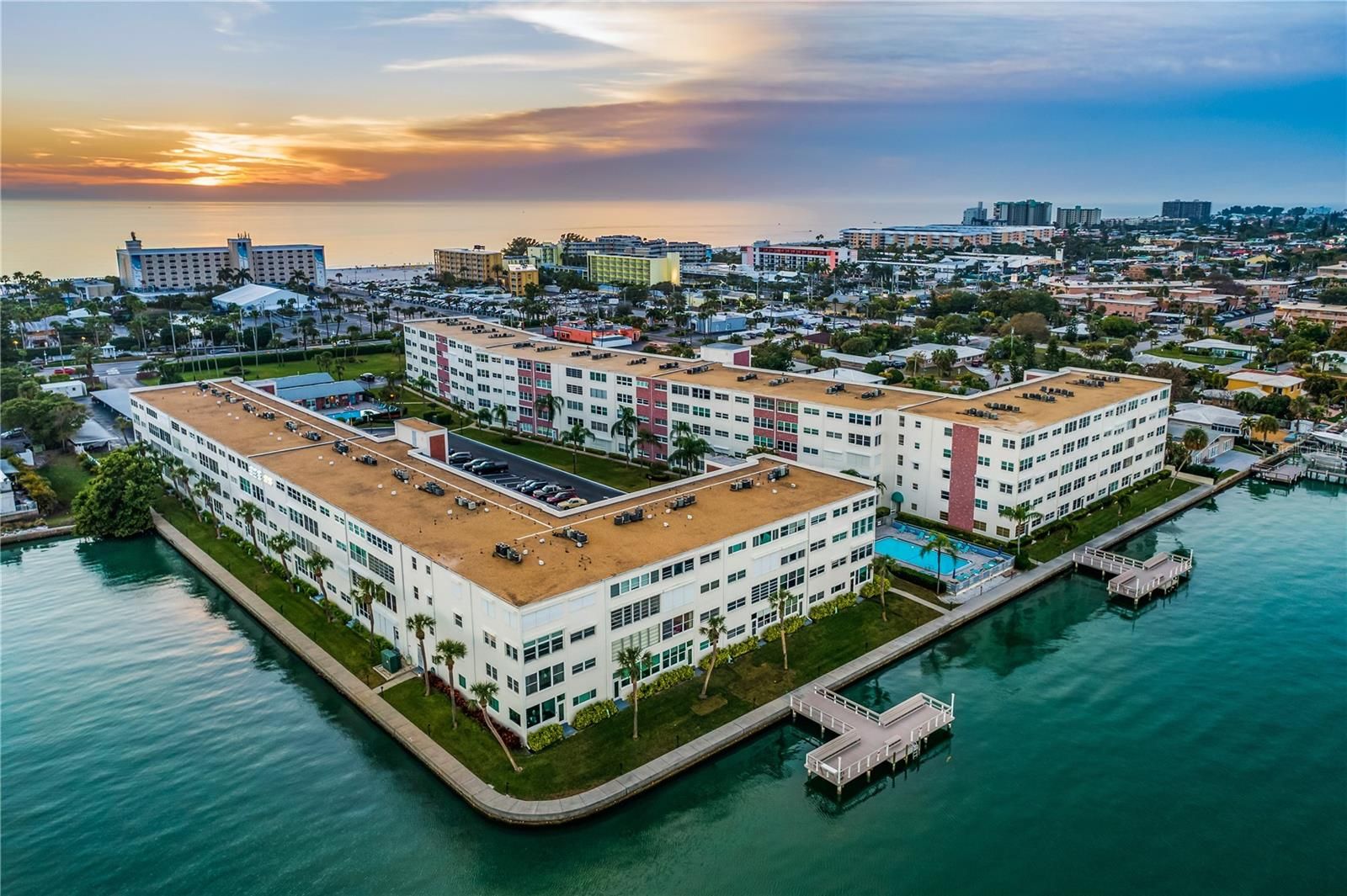 5575 Gulf Boulevard 425
