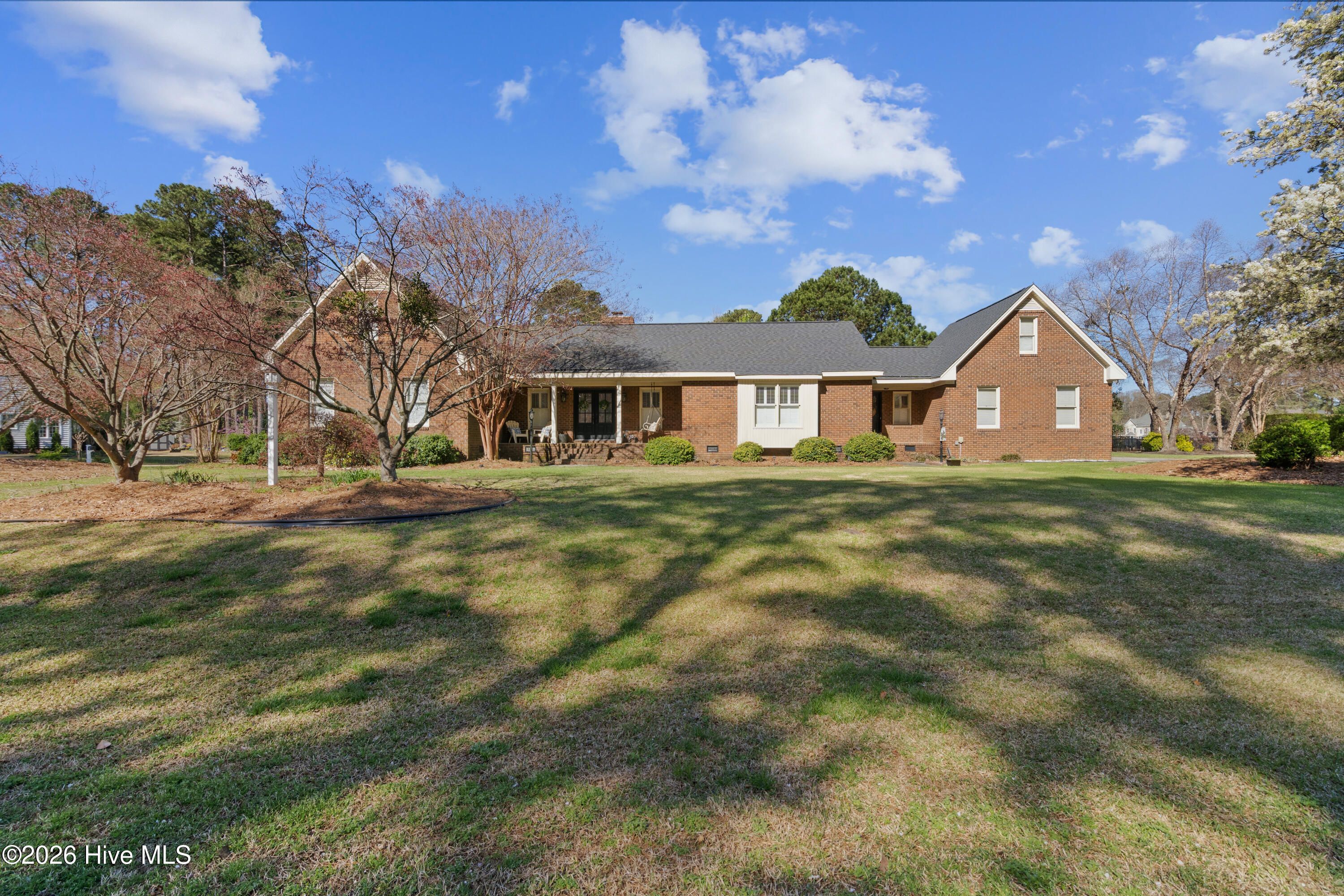 4801 Country Club Drive N