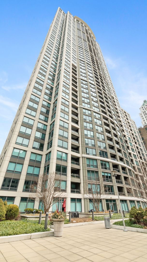 130 N Garland Court 2710