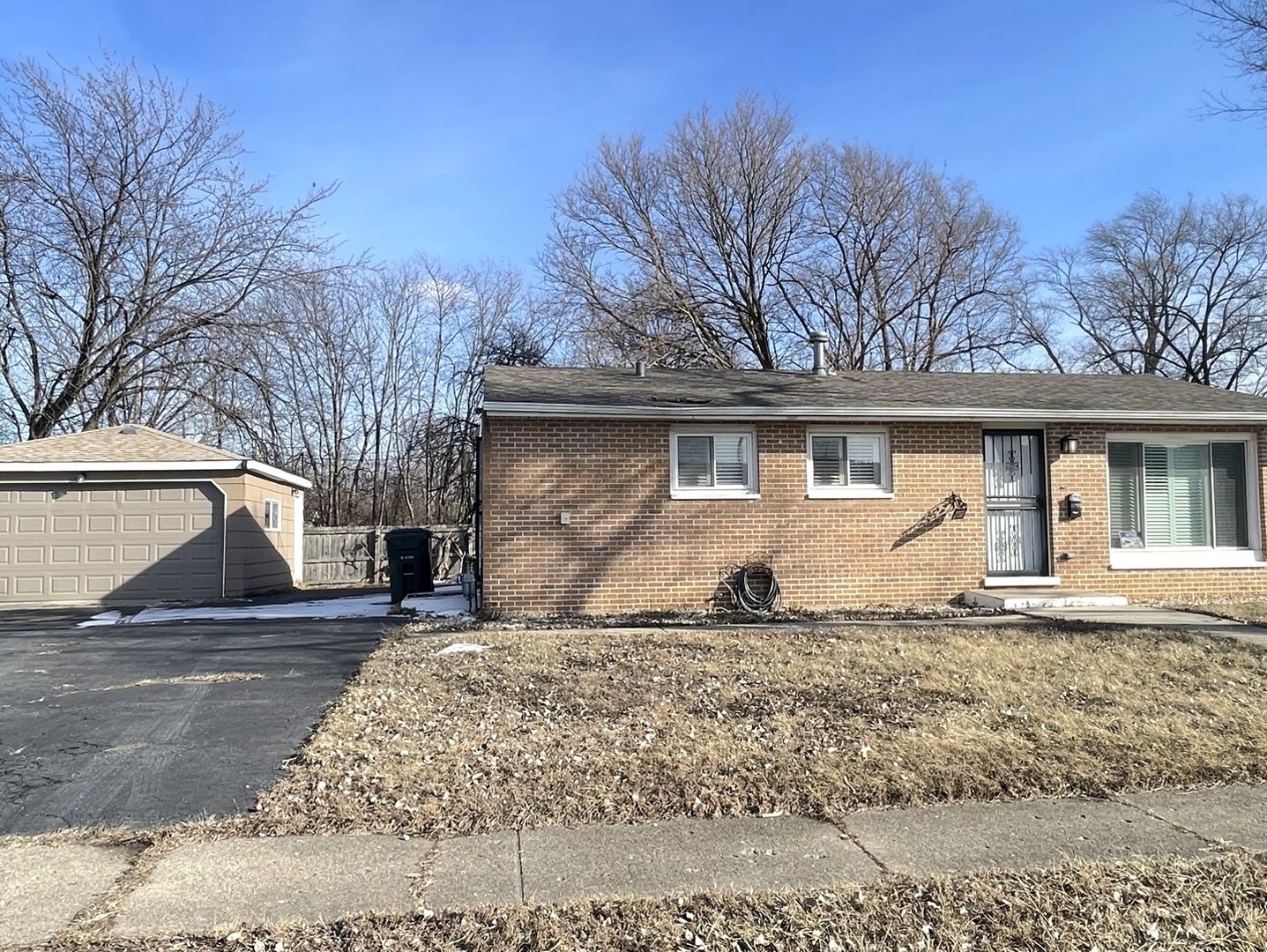 2758 Oxford Drive