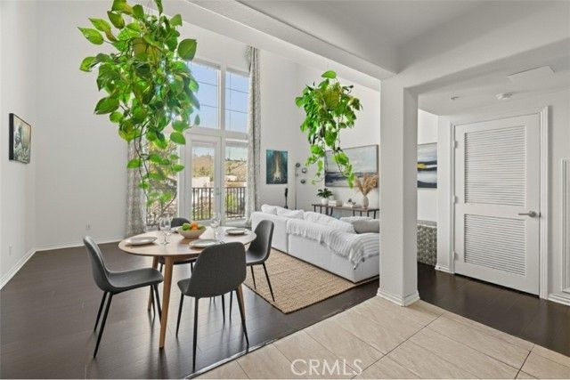 360 W Avenue 26 401