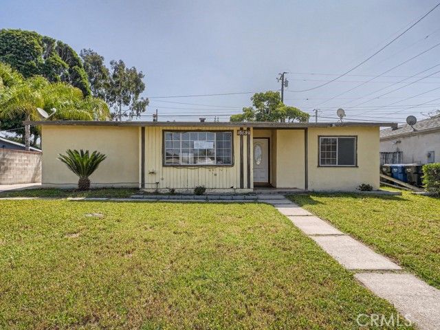 1082 Charvers Avenue