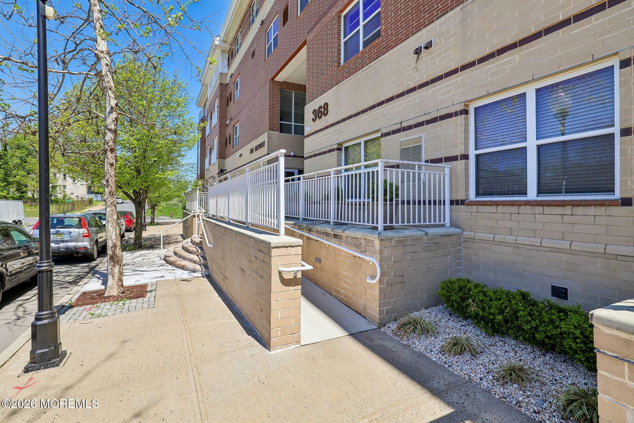 368 Rector Street 419