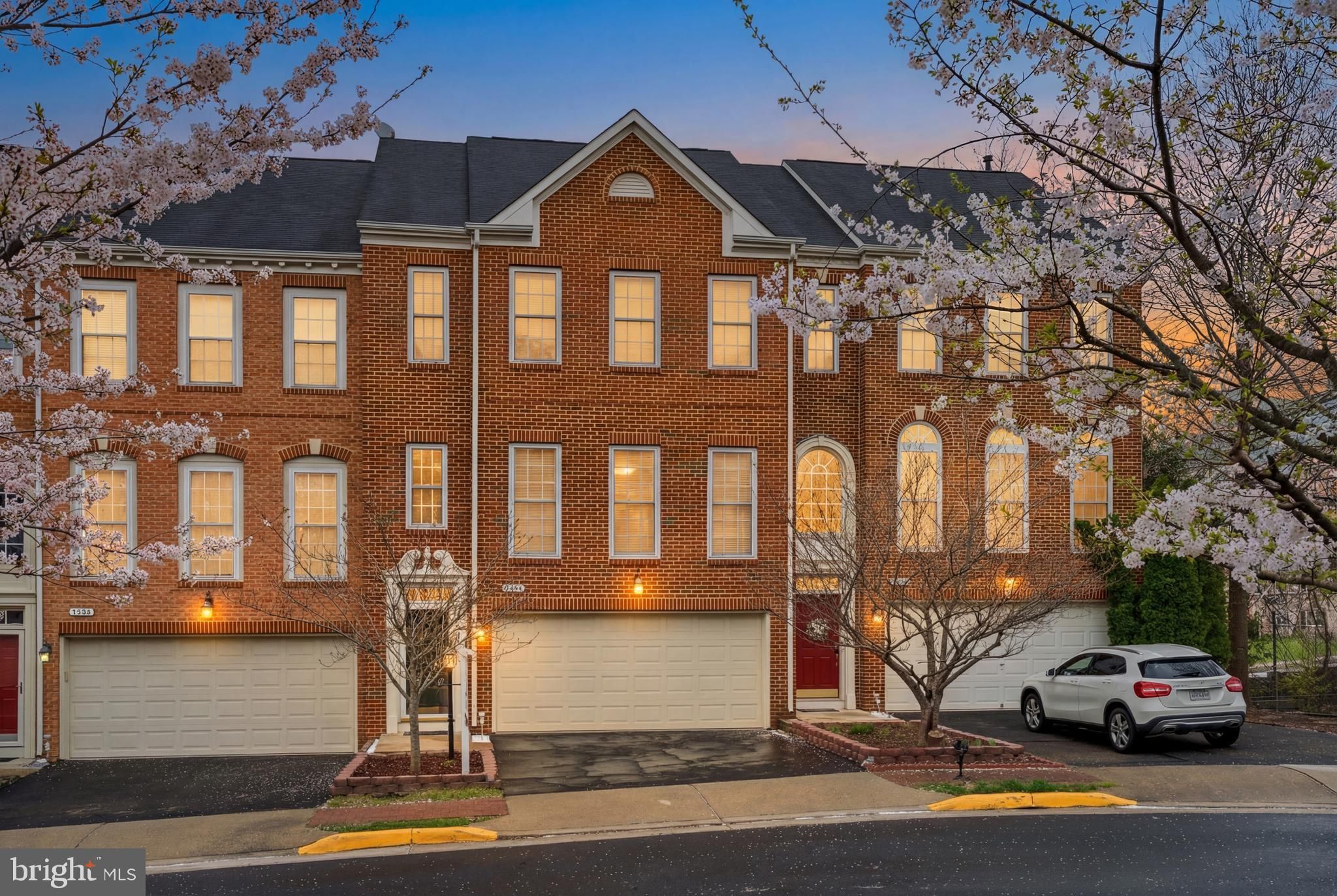 8002 Samuel Wallis Street