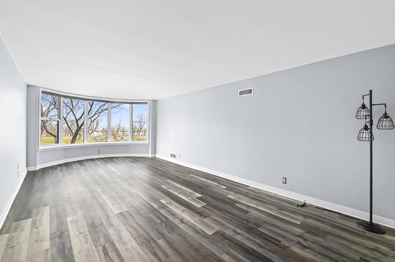 2525 S Shore Drive 2D