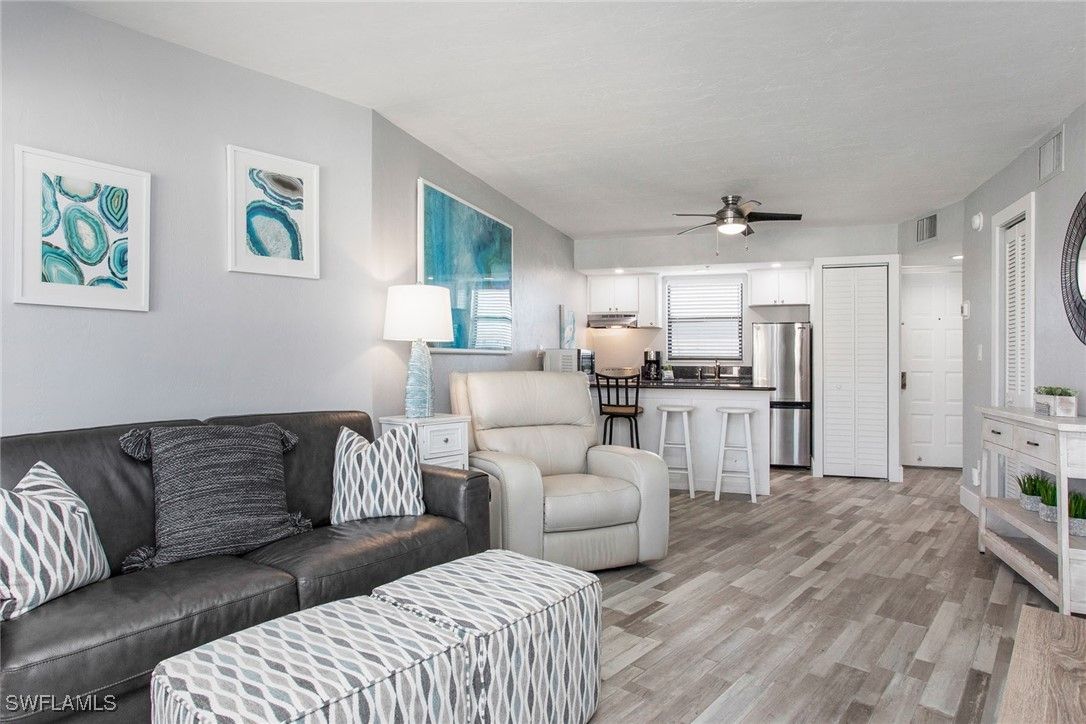 1023 Anglers Cove E504