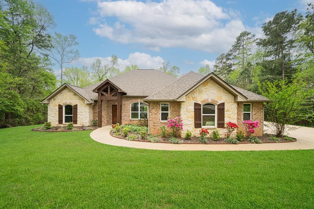 320 Fox Glove Lane