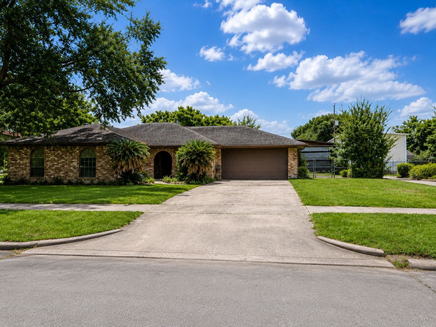 13610 Lynnwood Lane