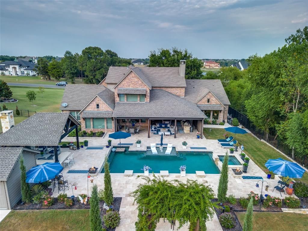 4594 Lake Shore Drive