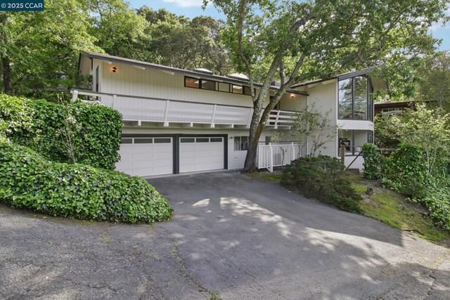 30 La Cuesta Rd