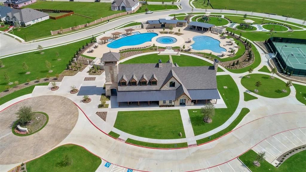 2730 Starwood Drive