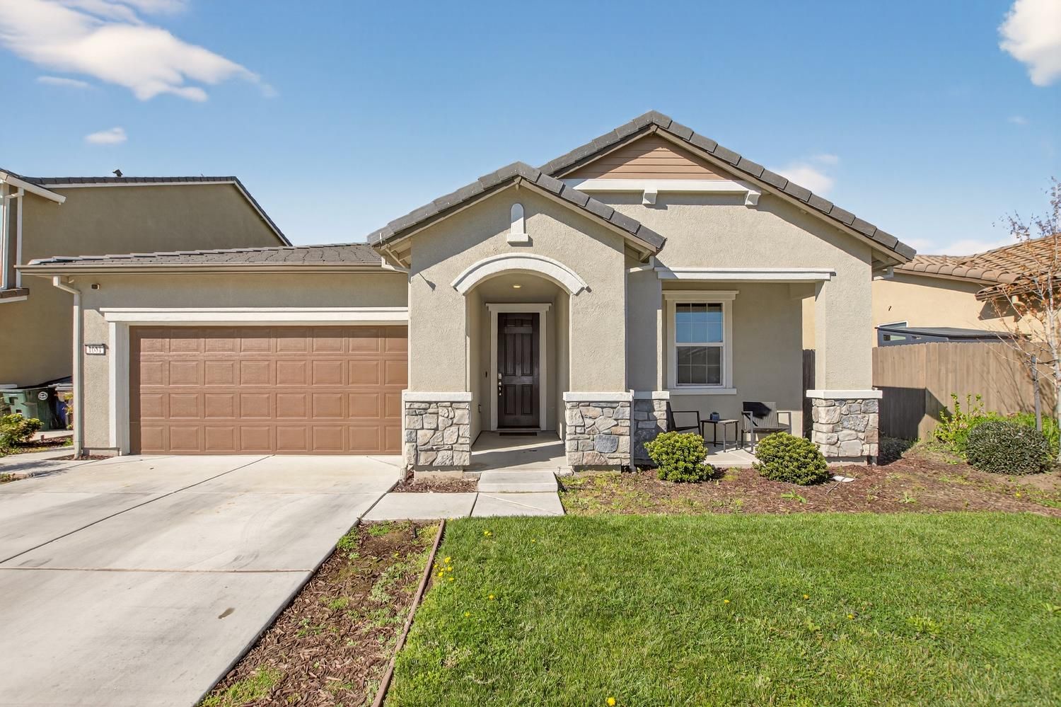 1681 Oleander Avenue