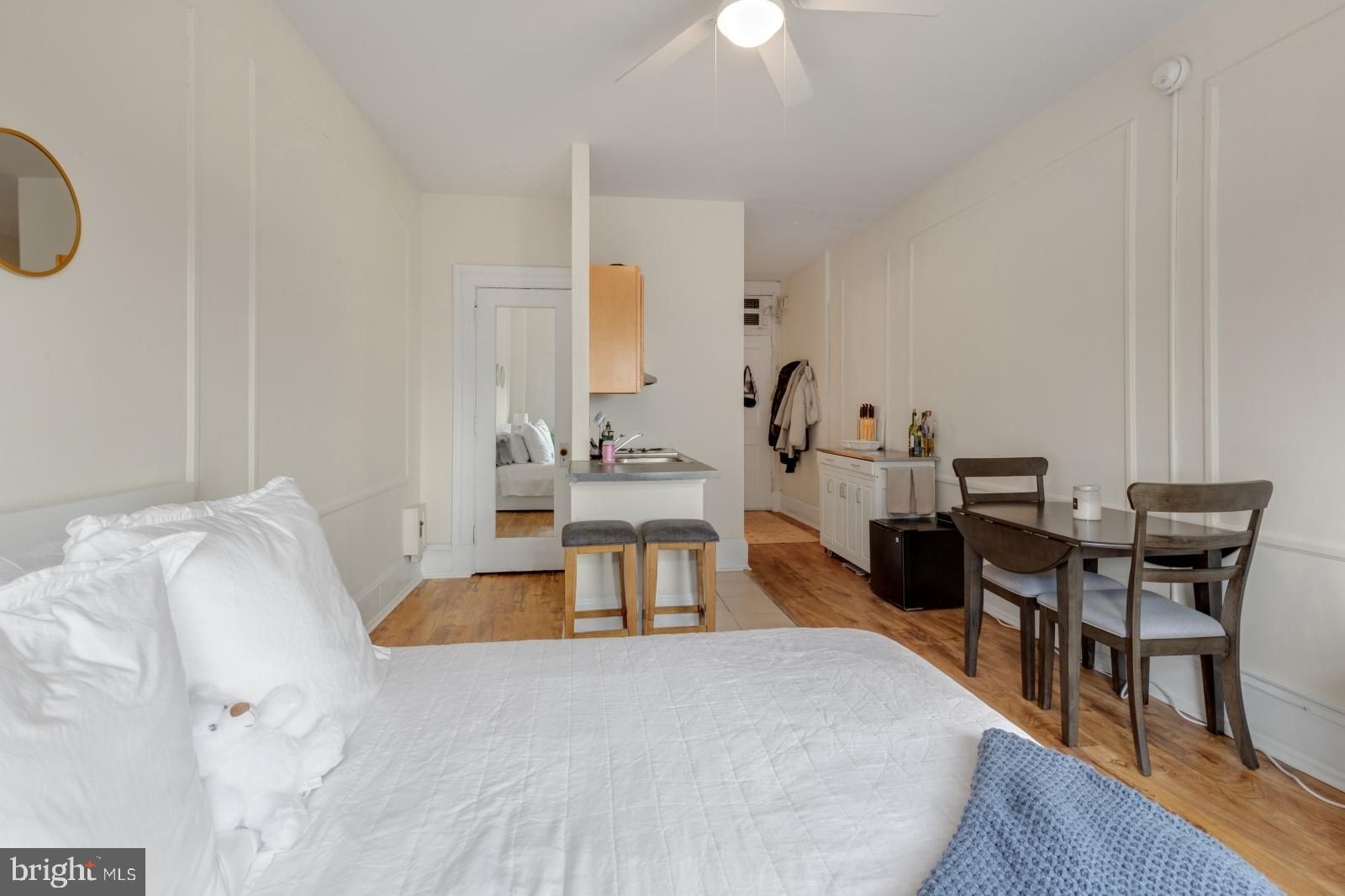 1324 Locust Street 00 1523