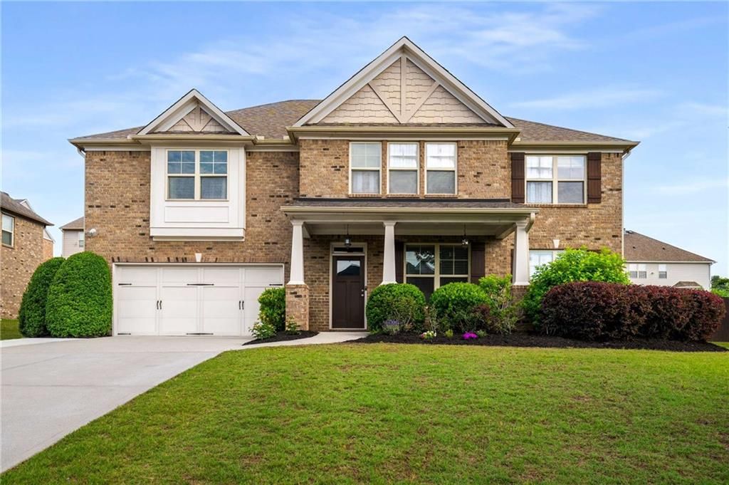 1520 Gallant Fox Lane
