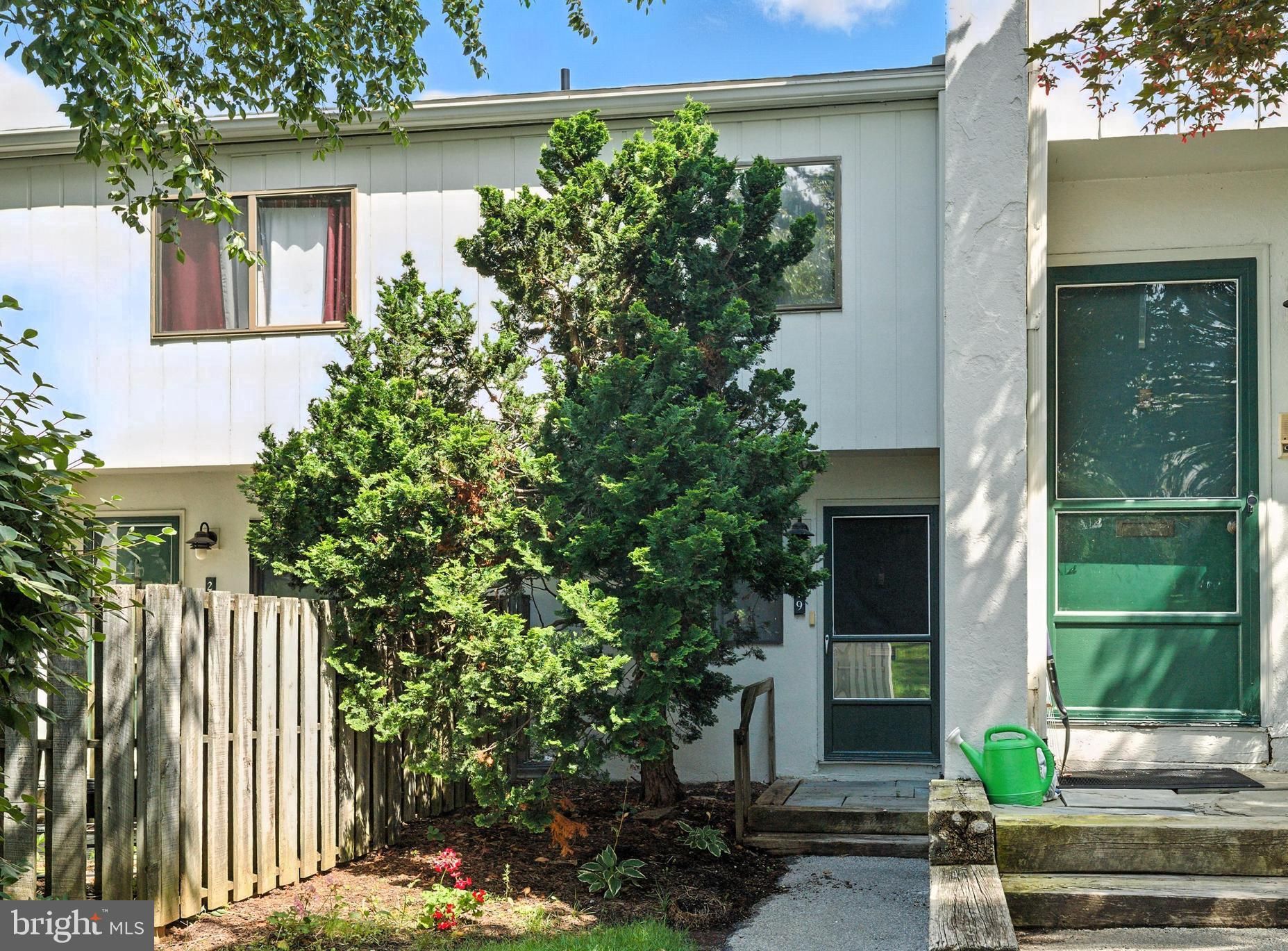 279 Summit House 279