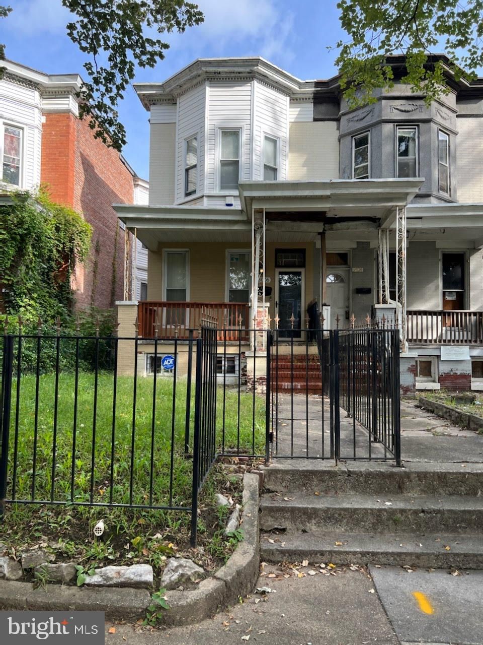 3006 Belmont Avenue
