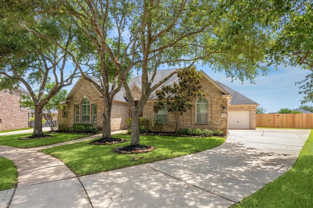 2703 Kestrel Trace Lane