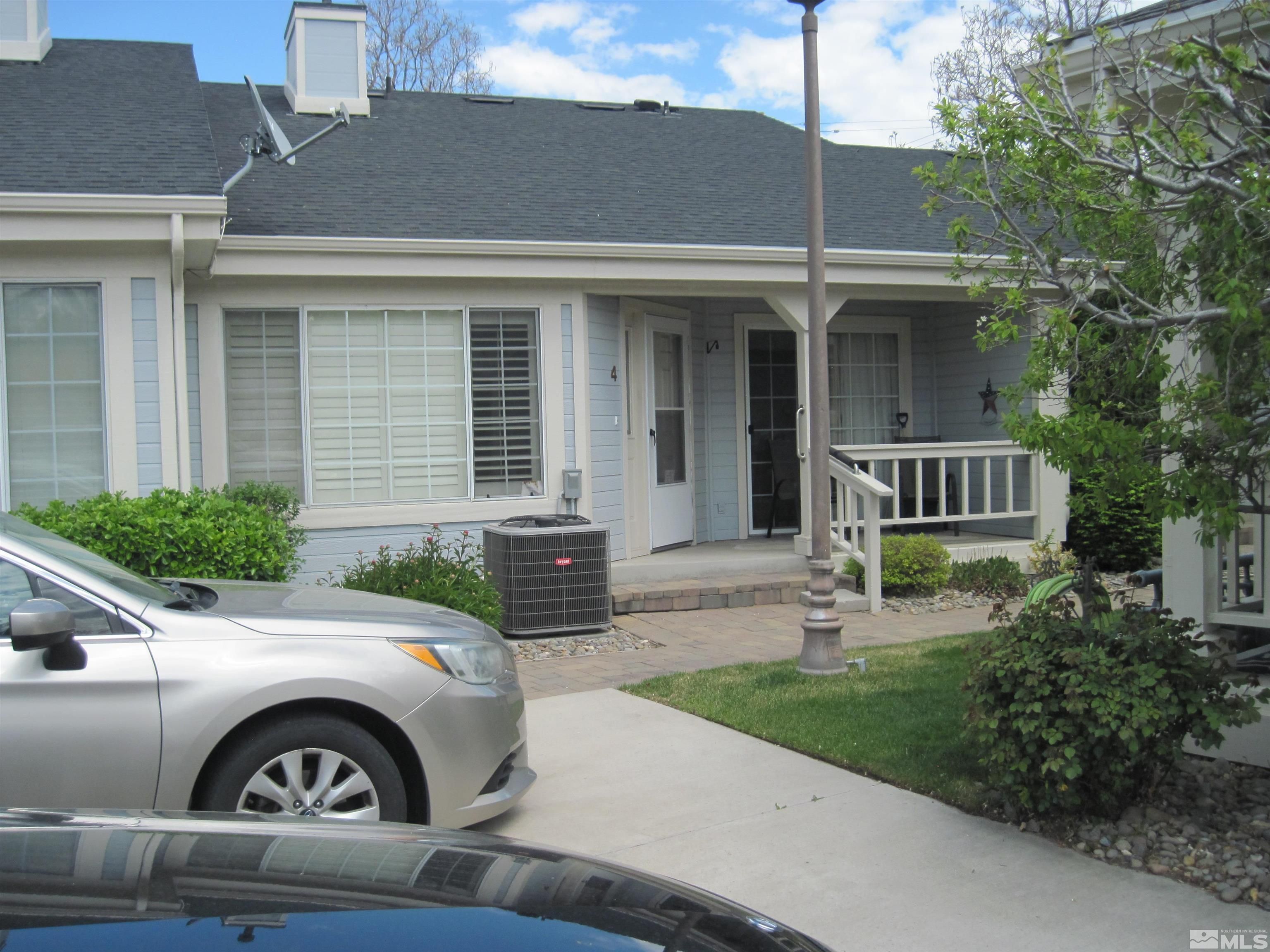 1420 N Douglas 4
