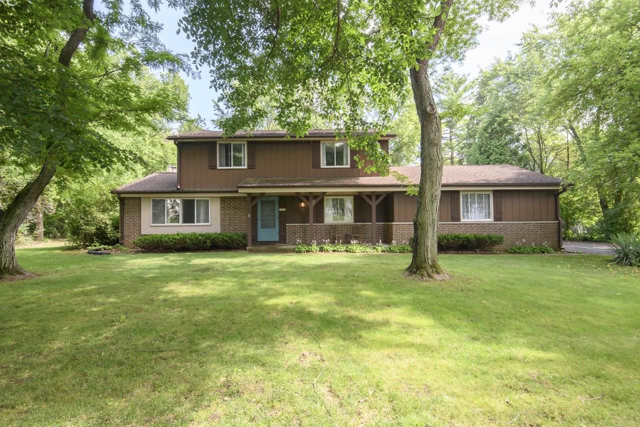 19885 West Pinecrest Lane