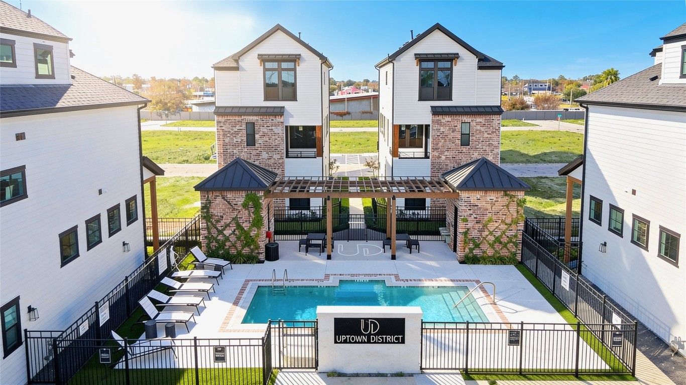 9216 Washington Heights Street