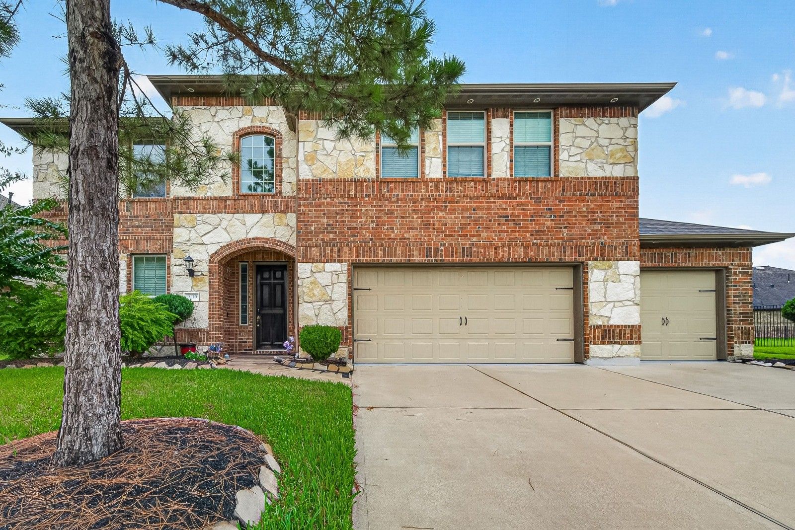 9110 Hollowcreek Point Lane