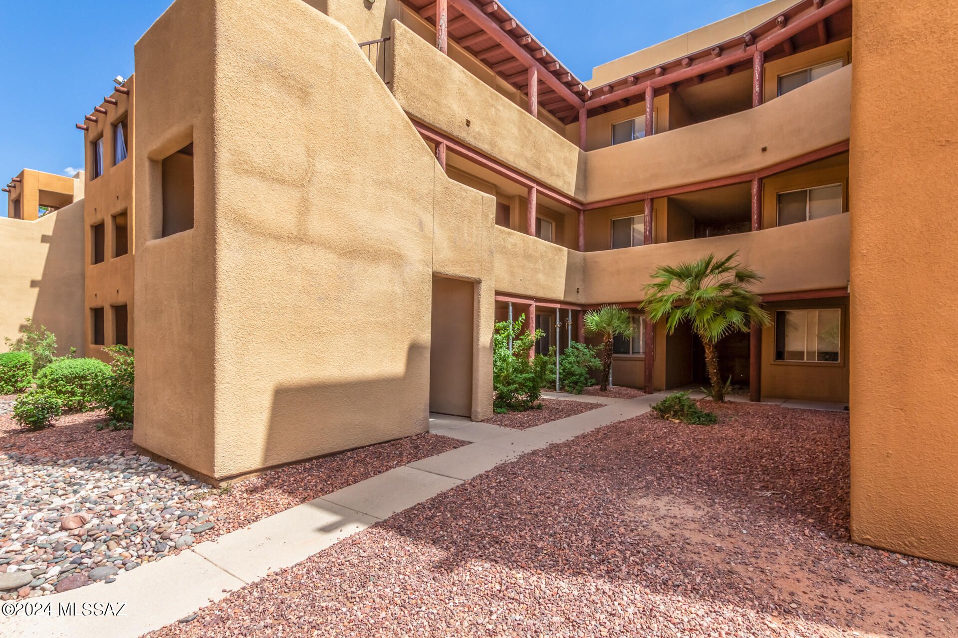 1810 E Blacklidge Drive 319