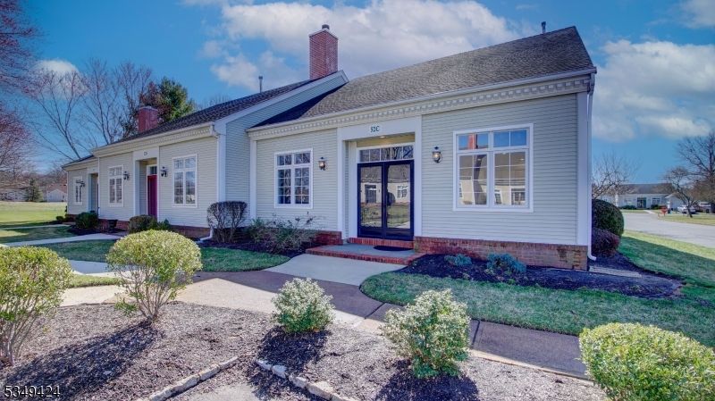 52 Rutland Ln