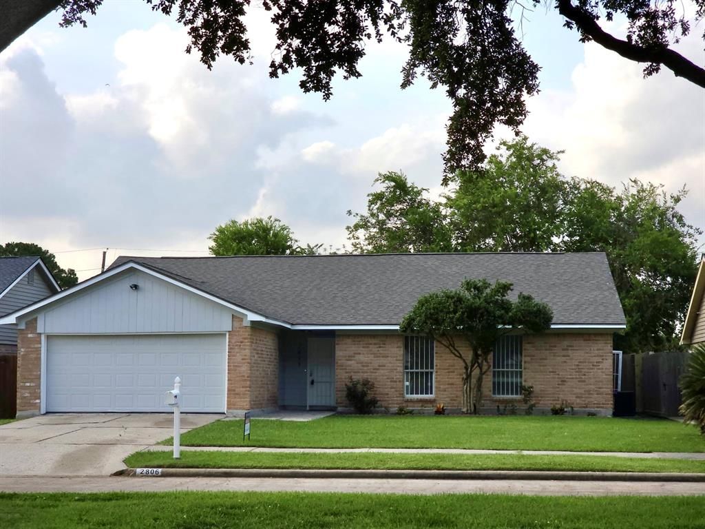 2806 W Greens Road